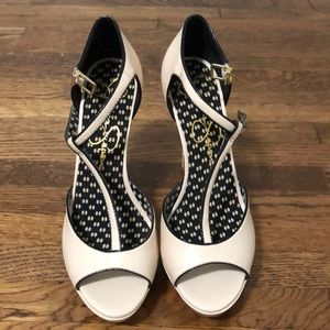 Jessica Simpson heels